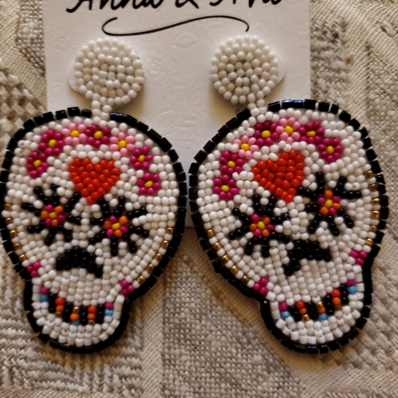 NWT Anna & Ava Beaded Skull Earrings - Picture 2 of 3